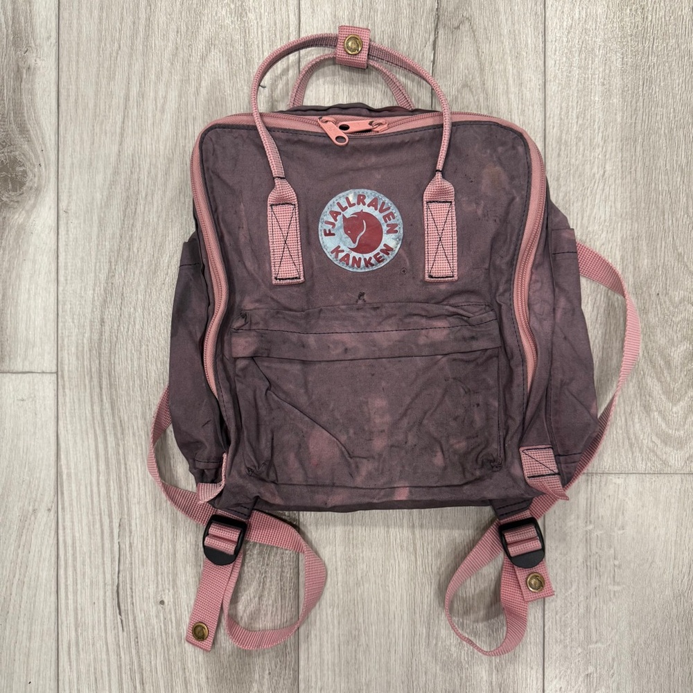 Fjallraven - KA.TL.AK/Freepeople Pink and Purple Backpack with Iconic Design